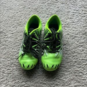 Umbro Kids Neon Green Soccer Cleats